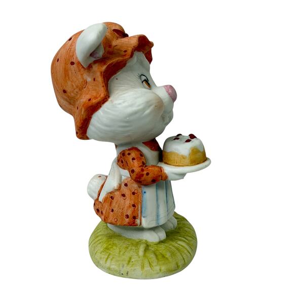 Lefton Bunny Rabbit Figurine Birthday Cake Hand Painted Cottage Spring Easter - Picture 2 of 7